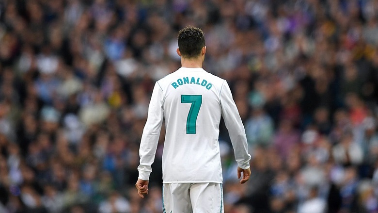 Un match entre Kylian Mbappé et CRISTIANO RONALDO
